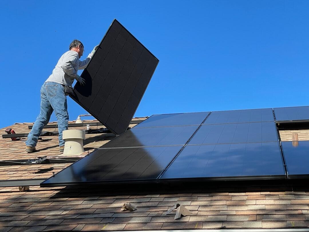 The Impact of Solar Panels on Rental Property Value and Attracting Tenants